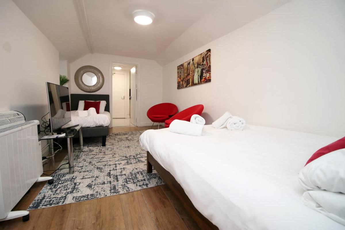Suitetrails - Lovely Studio Flat With Free Parking - Near to City Center