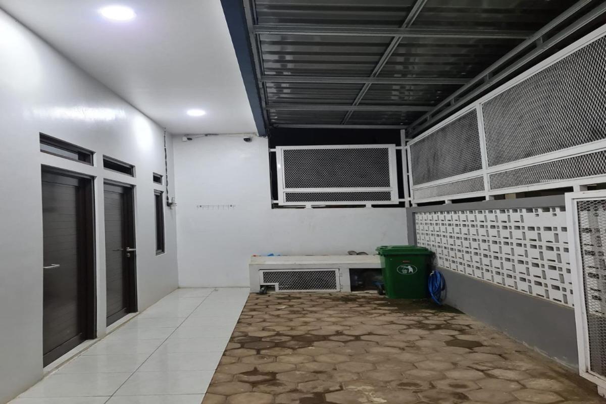 EXPRESS O 92284 Kost Mazbie Syariah - Housity