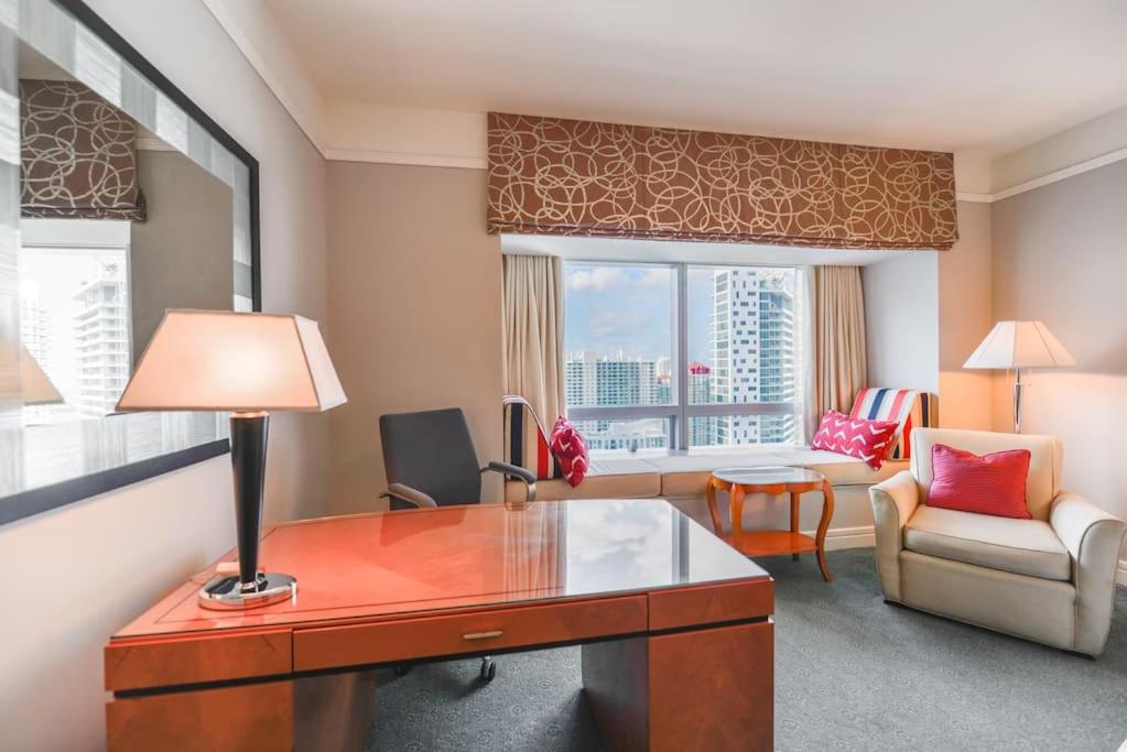 Exclusive Condo at Four Seasons Brickell with Great Views - Housity