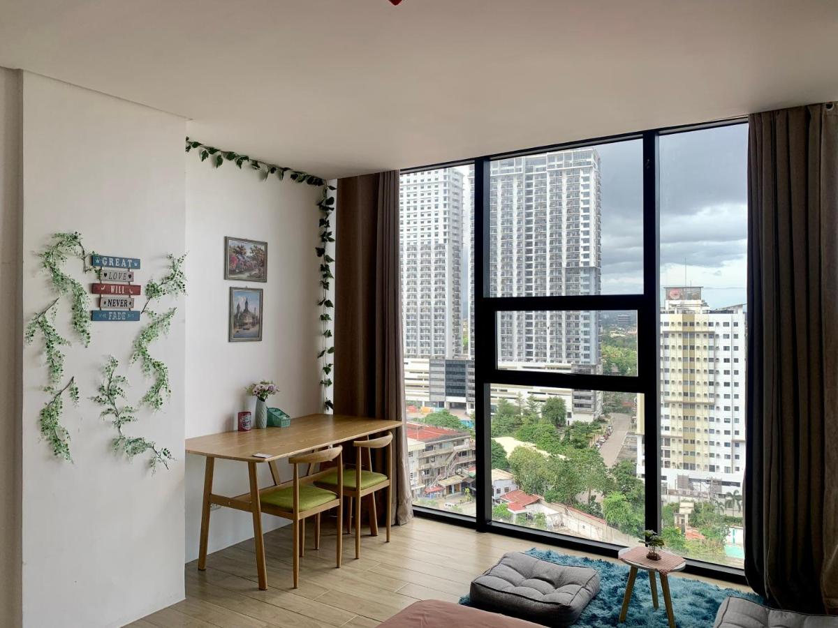 Suitetrails - Condo in Cebu City Meridian with Netflix and WIFI, near Ayala and IT Park U03