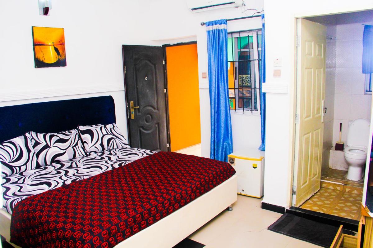 Suitetrails - Unique 1BEDROOM Shortlet Stadium Rd with 24hrs light-FREE WIFI -N35,000