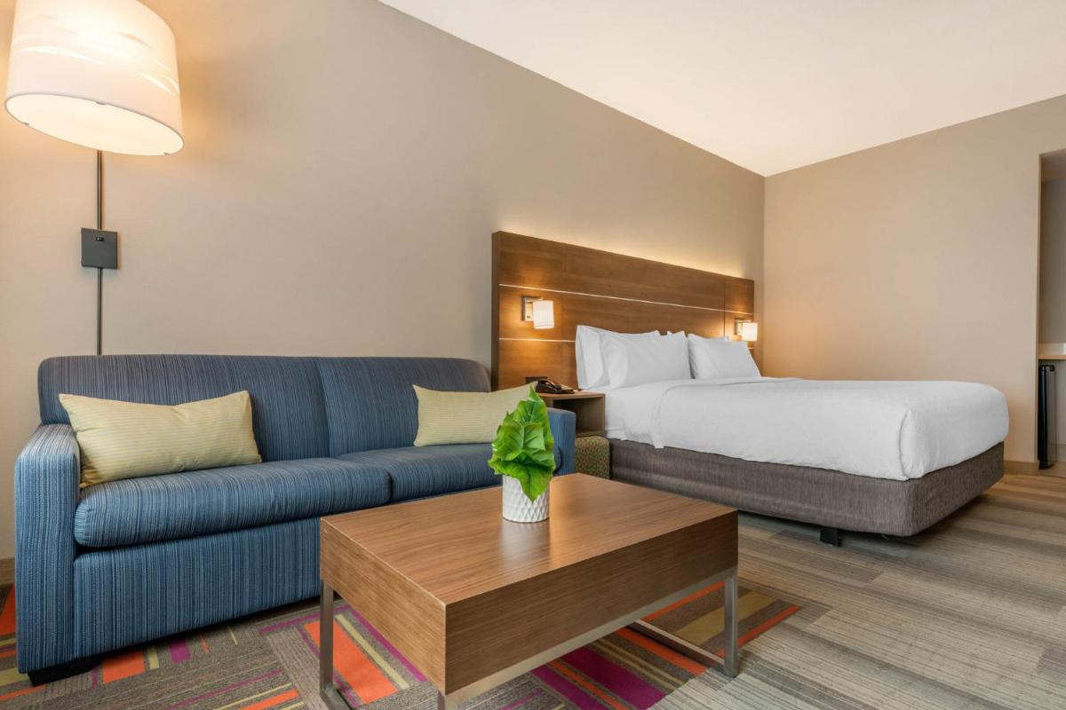 Holiday Inn Express & Suites - Moundsville, an IHG Hotel - Housity