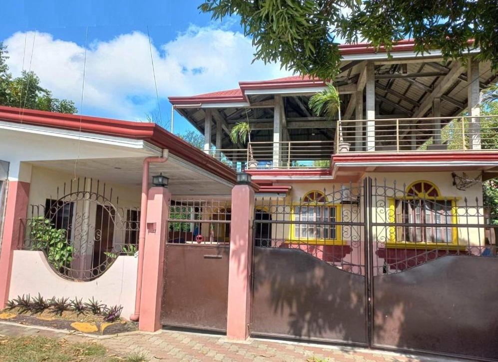 Suitetrails - CABRERA GUEST HOUSE exGREEN BAMBOO GUIMARAS