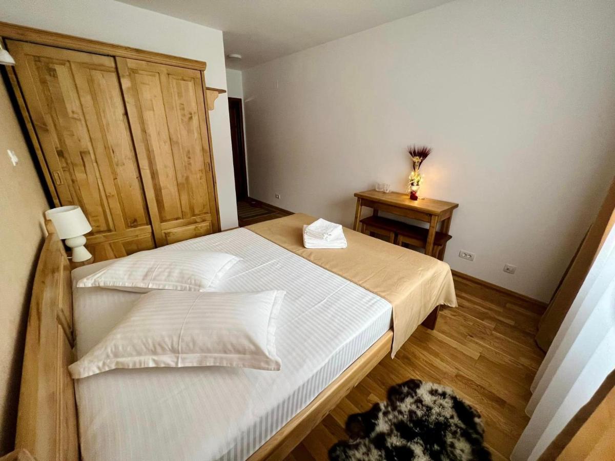Pensiunea Colț de Rai - Housity