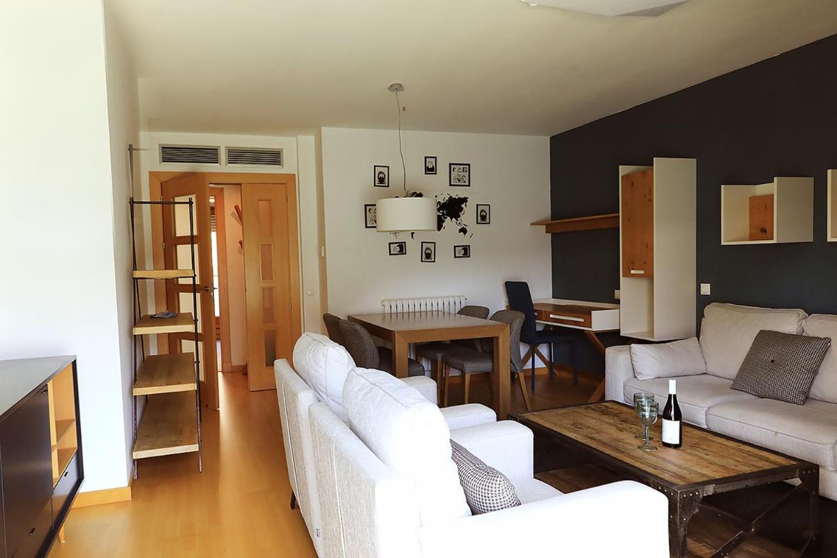 Cientos1 Jaca - Housity