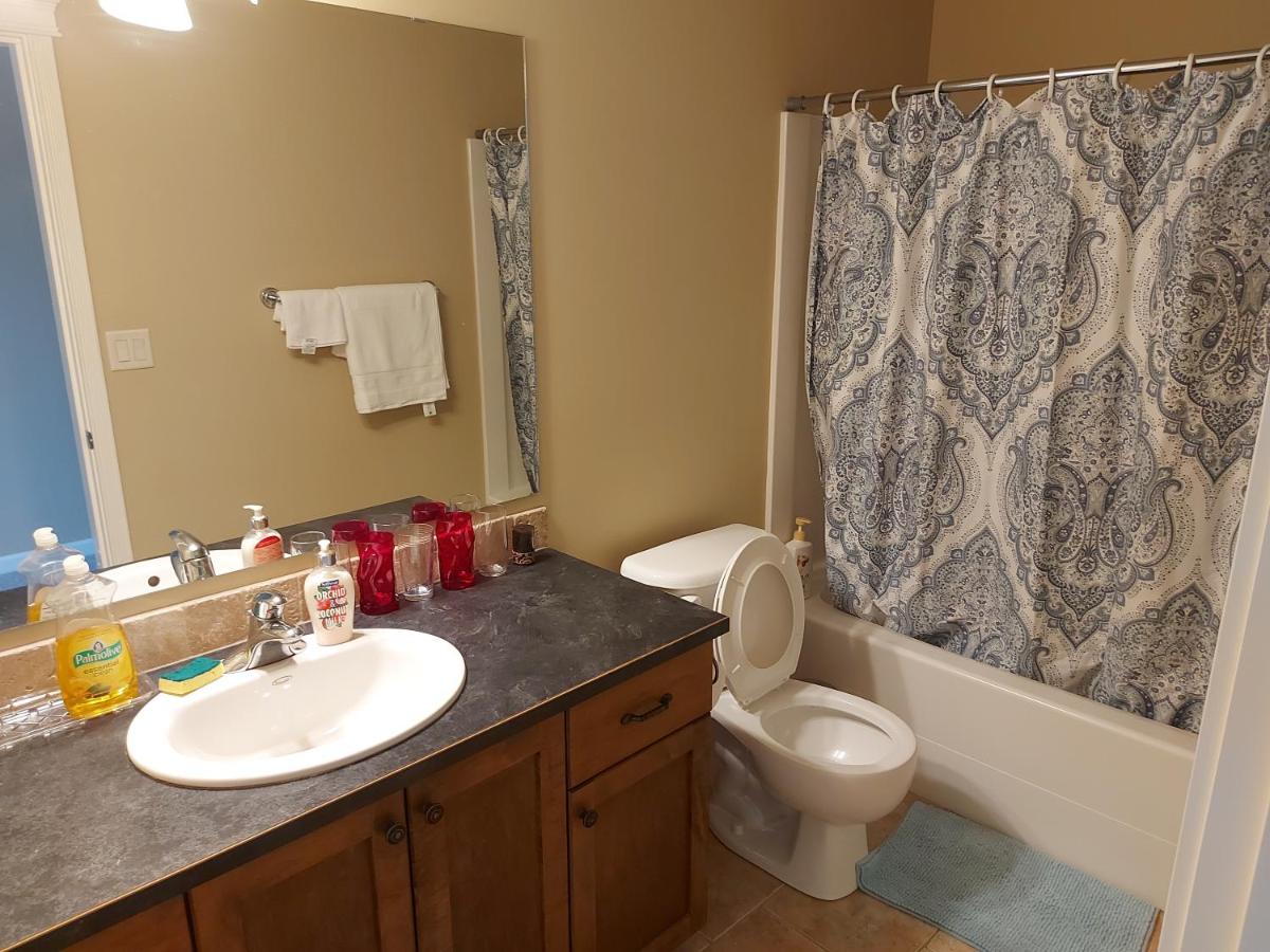 1 bedroom lake Mountain view - Housity