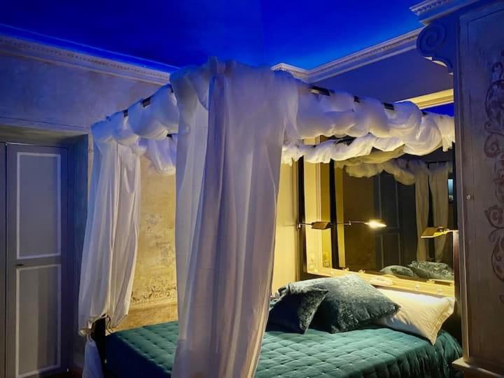 -Luxury Romantic Suite Impero- - Housity