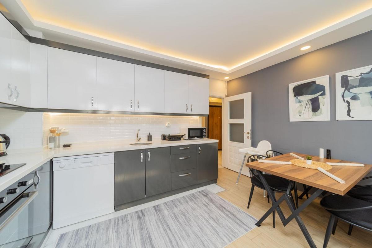 Suitetrails - Lovely Central Apartment near Beach in Muratpasa, Antalya