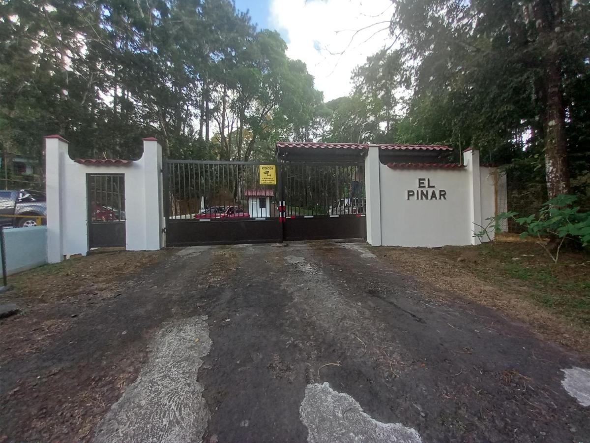 Casa rodeada de paz, aves y mariposas. - Housity