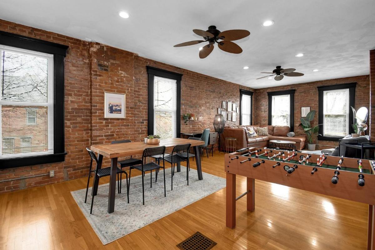 Urban Loft 2-story 1BR Near DT on Historic Street - Hizvo