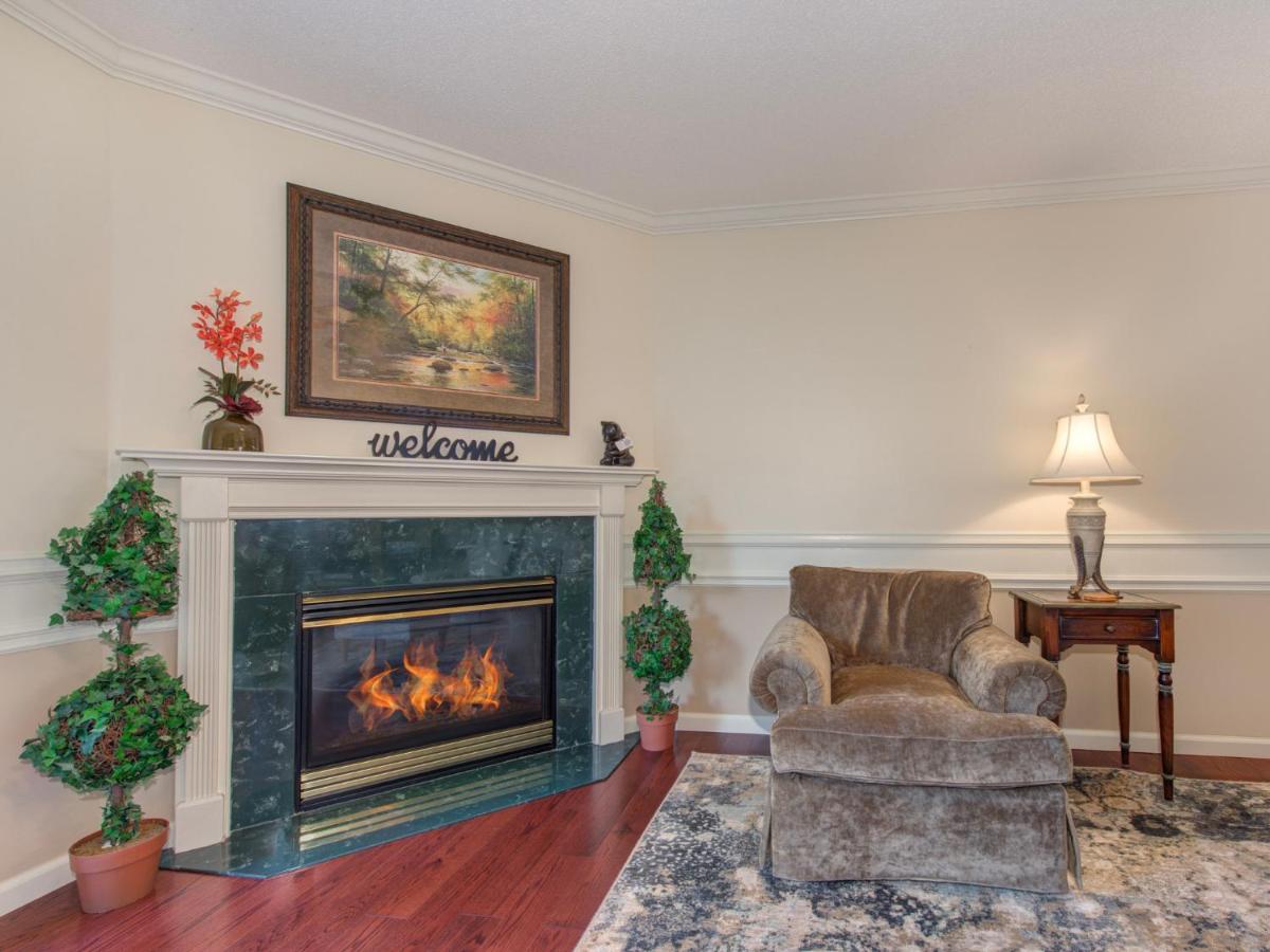 Whispering Pines 113 - Housity