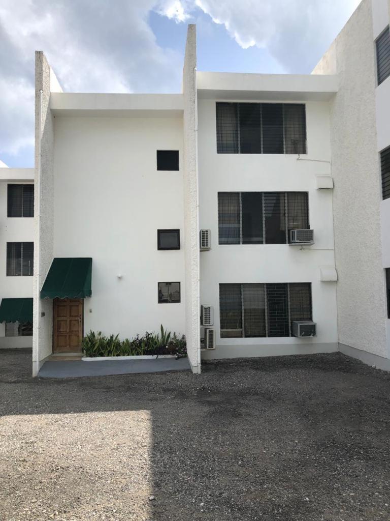 Tower Cloisters Apartments - Housity