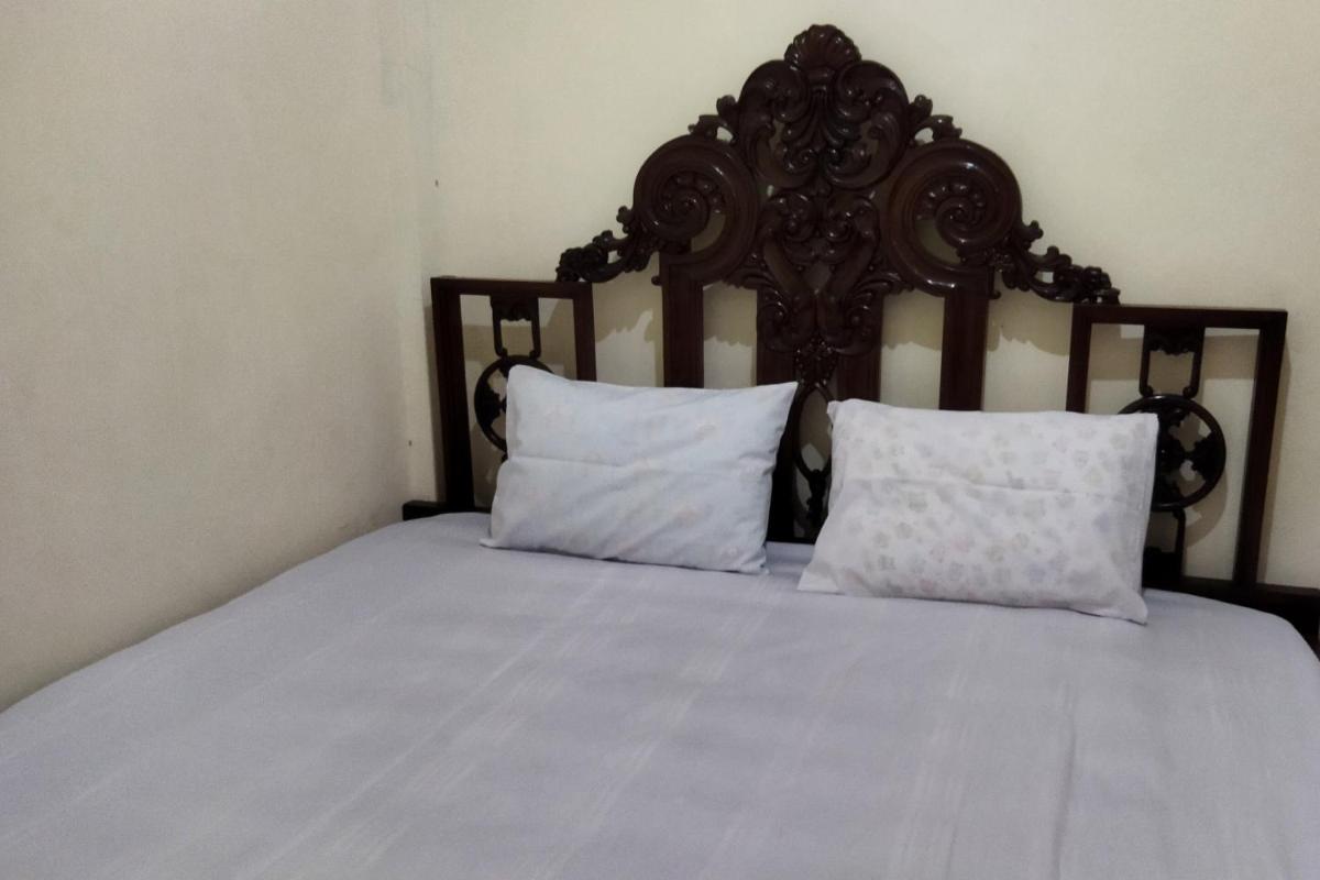 SPOT ON 92531 Pacar Guesthouse - Housity