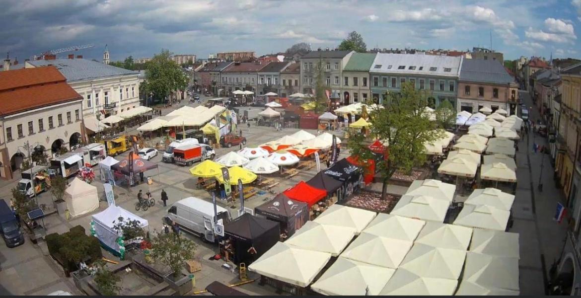 Rynek Widok Pokoje Gościnne -Parking - Housity