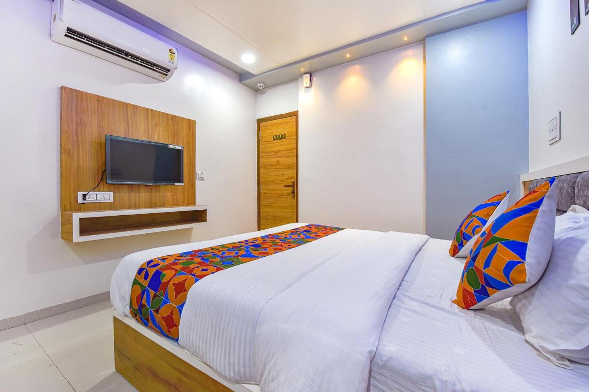 FabHotel Dev Palace - Housity