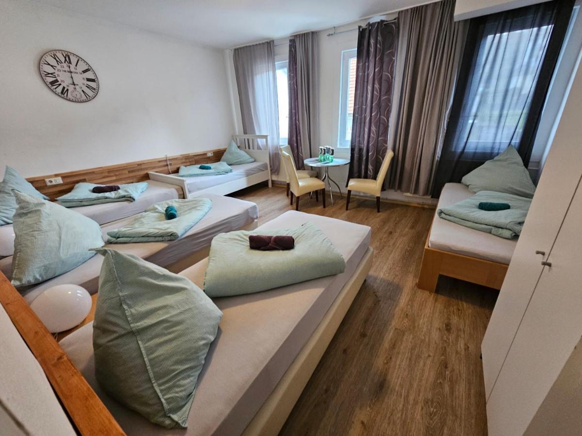 Hotel & Hostel Albstadt - Housity