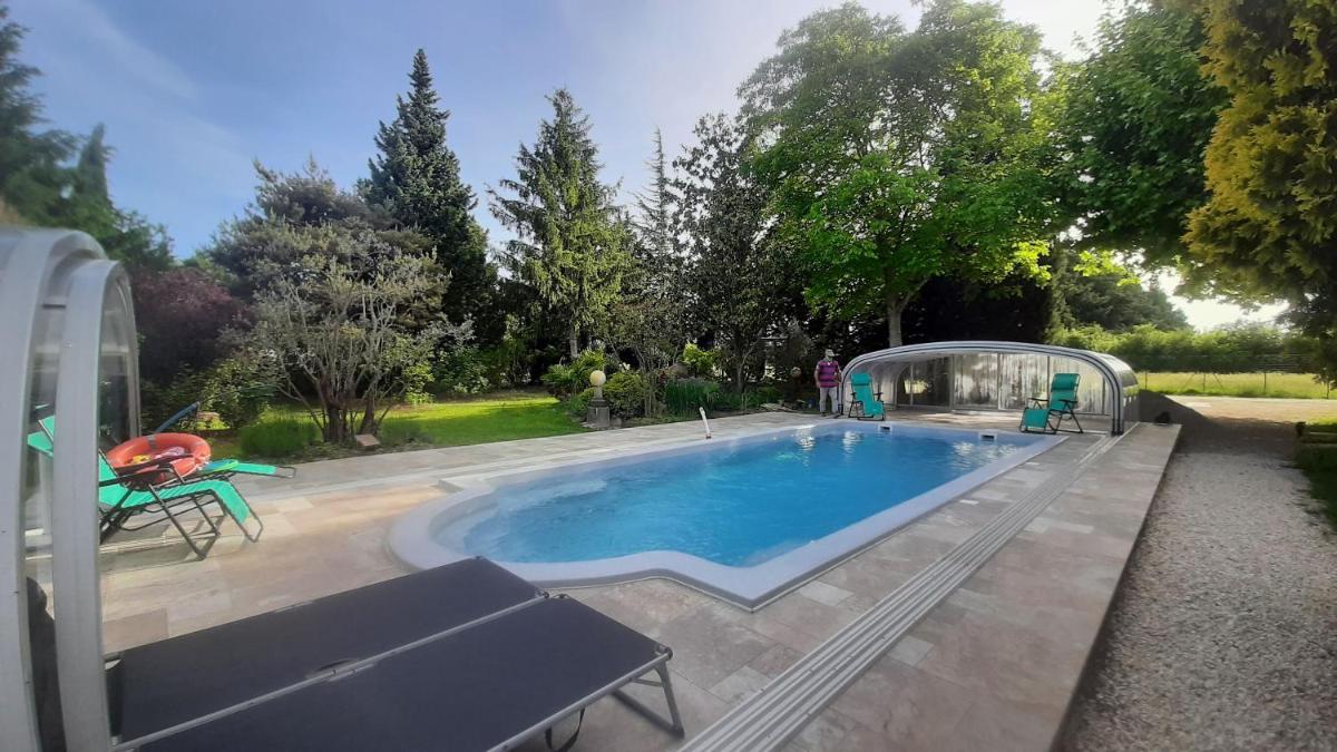 Suitetrails - Maison d'une chambre avec piscine partagee jardin amenage et wifi a Le Thor