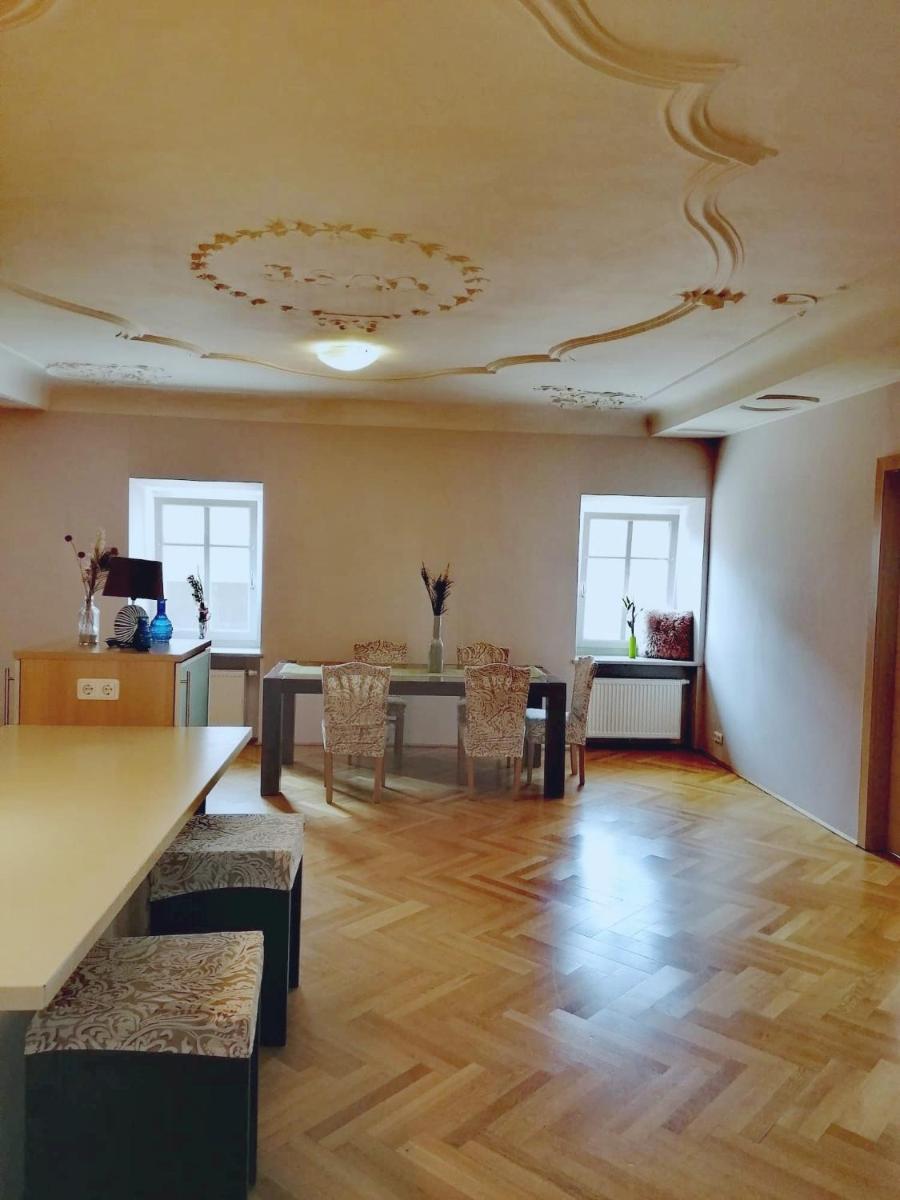 Suitetrails - Taferne in Köstendorf - Ferienwohnung Monteurzimmer