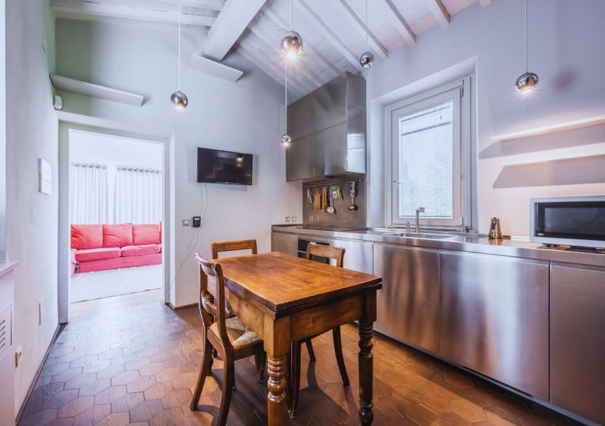 Suitetrails - CountryHouse con Piscina Privata Vicina al Centro