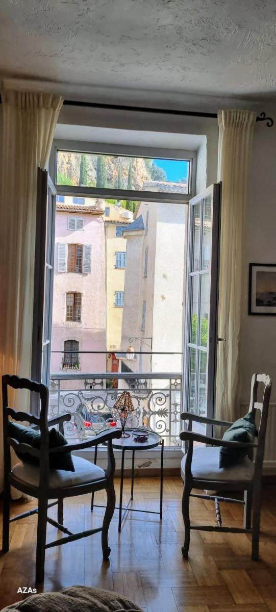 Apartment in the heart of Cotignac - Housity