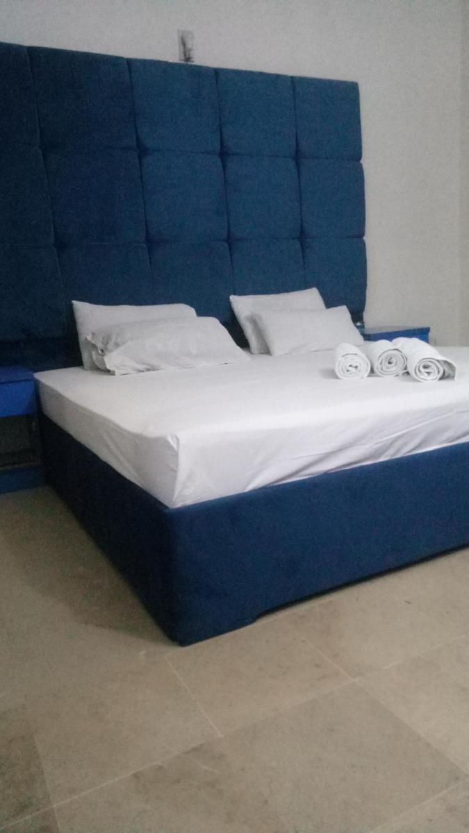 Suitetrails - Johar Hill view Guest House