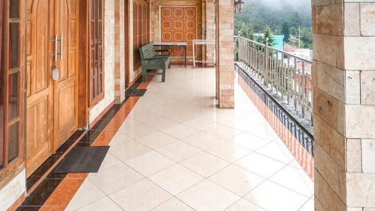 Villa Al Barokah Syariah Family Mitra RedDoorz near Sarangan Lake - Housity