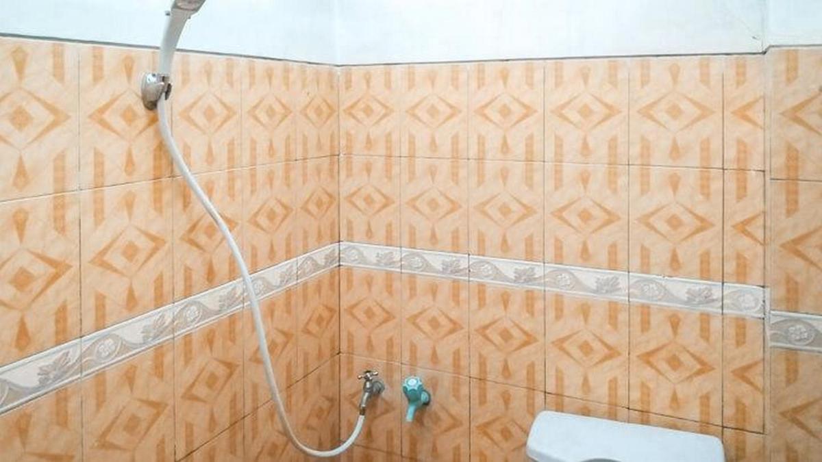 Villa Al Barokah Syariah Family Mitra RedDoorz near Sarangan Lake - Housity
