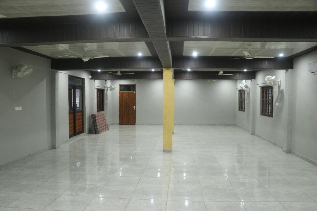 Suitetrails - Hotel Crown Residency