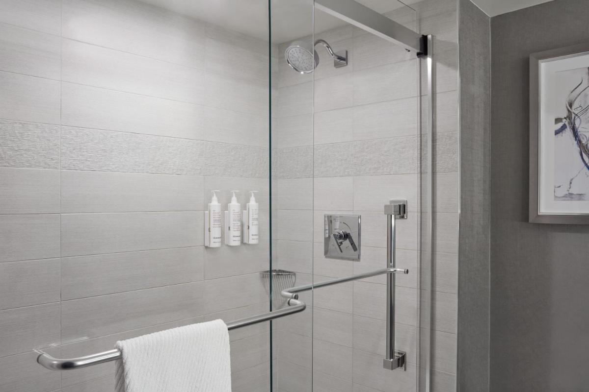 Calgary Marriott Downtown Hotel - Hizvo