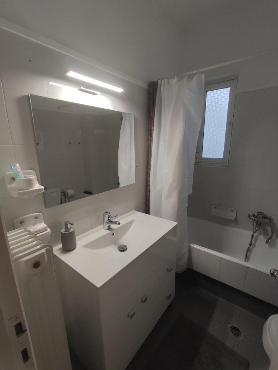 Suitetrails - Saronida Art Apartment