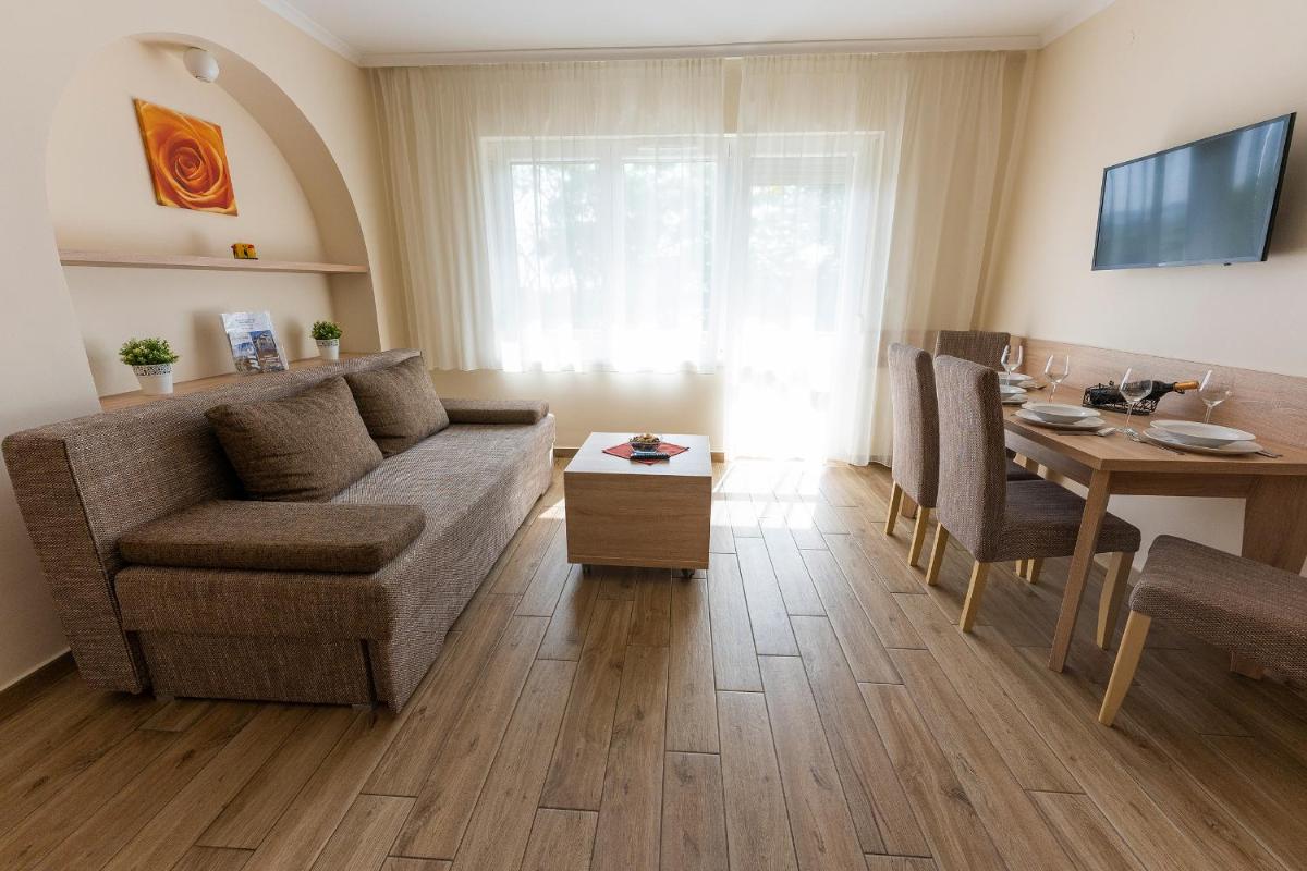 Belvárosi Nemes Apartmanház Szekszárd - Housity