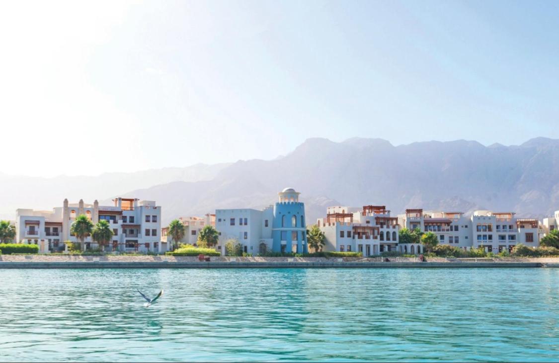 Suitetrails - Sifah Townhouse Beach