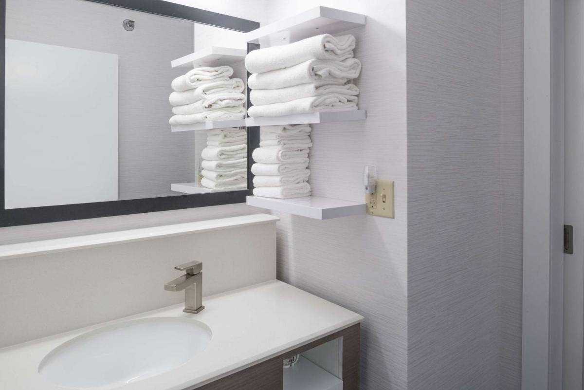 Hampton Inn North Sioux City - Housity