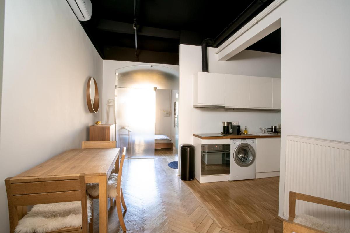 Suitetrails - K57 Old Town Apartment