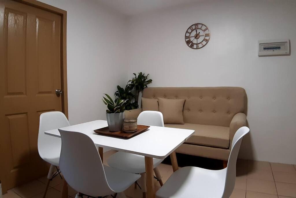 Suitetrails - One Spatial Condo Apartment