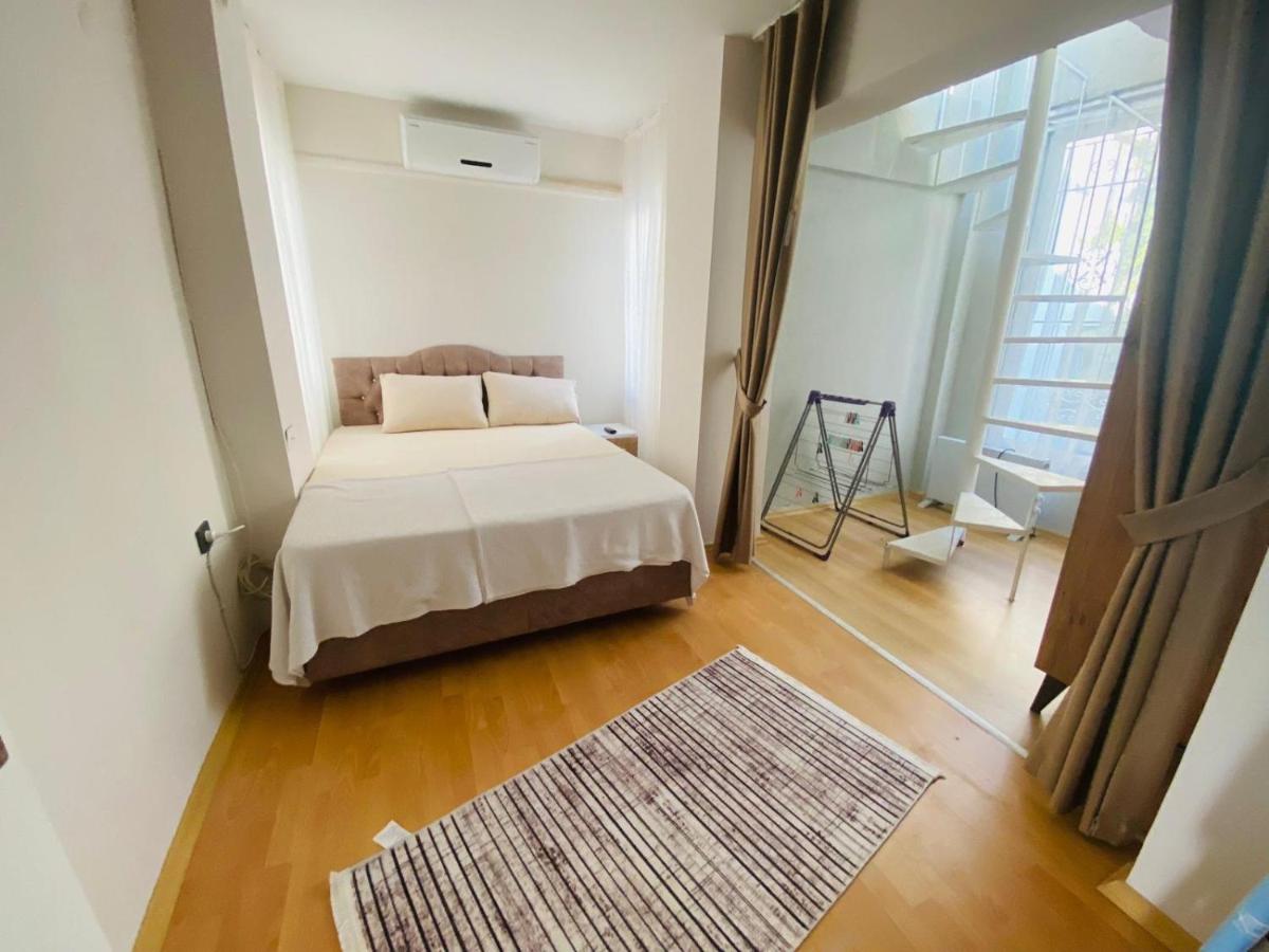 Beautiful 3-Bedroom House with Sea view and Garden - Housity