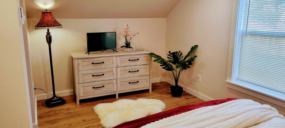 Surprisinglystylishstays - Housity