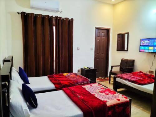 Hotel Second Home Lahore - Housity