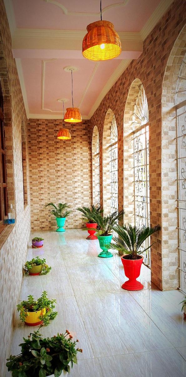Suitetrails - Bakshi Home Stay