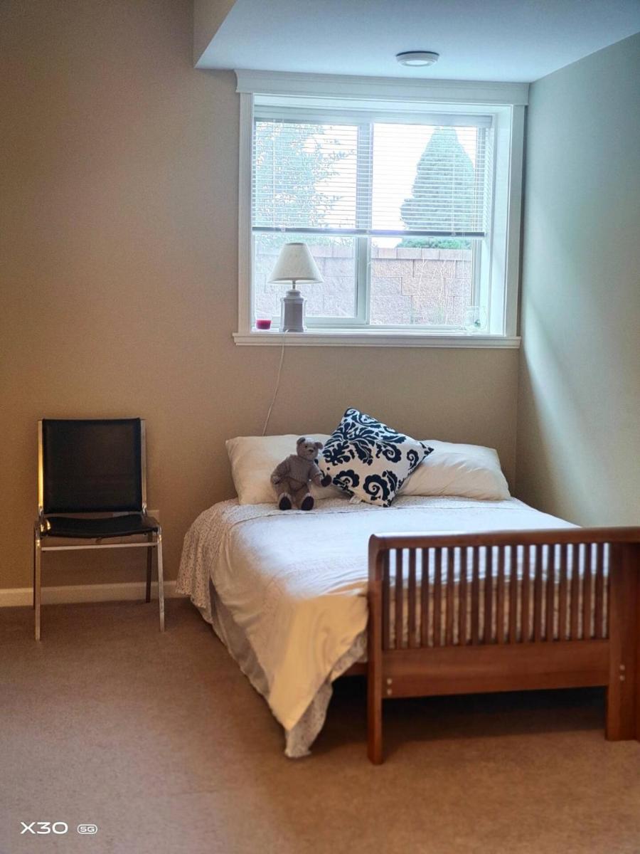 1 bedroom lake Mountain view - Housity