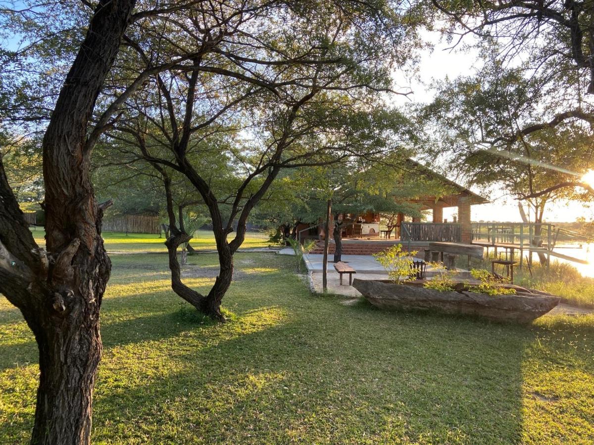 Kuvira River Camp - Housity