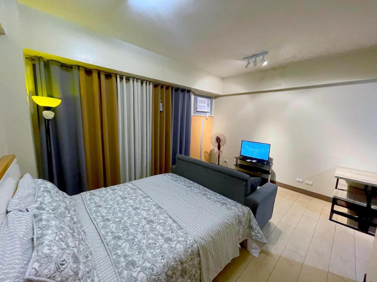 Econo Rooms Two Palm Tree Villa - Housity