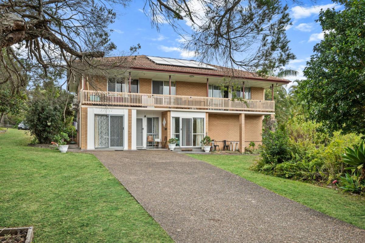 Suitetrails - The Peace Guest House - QLD Evergreen Unit 1 - Room 1