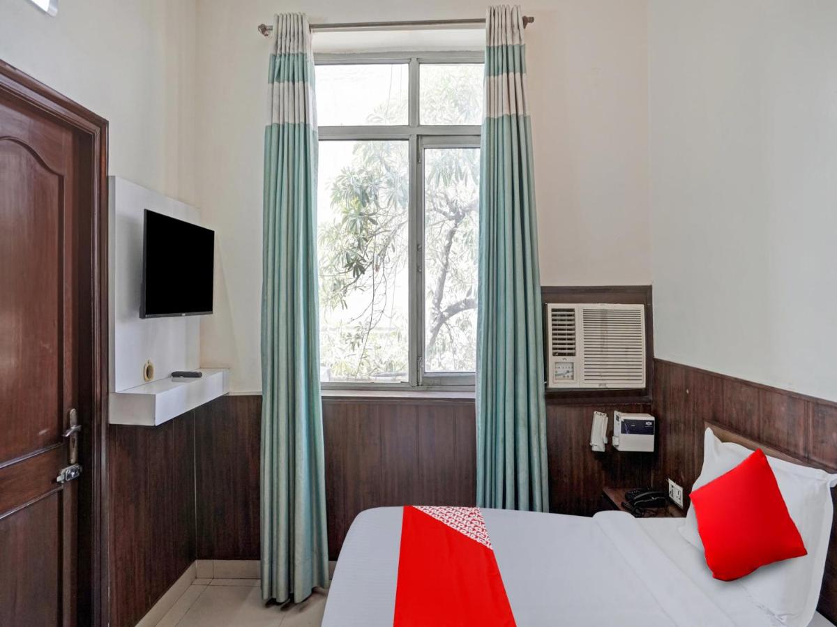 OYO Flagship Hotel Grand Stay - Housity