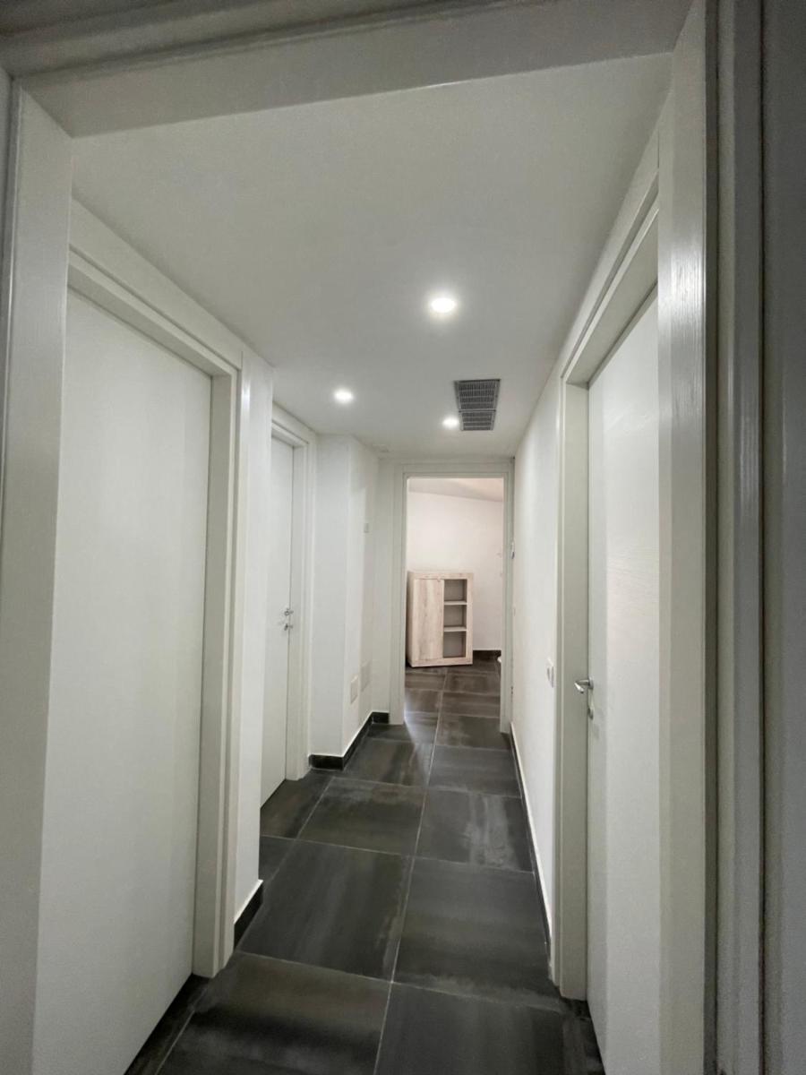 Suitetrails - Villa Lidia & Attico degli artisti , TV SKY , Barbecue , parcheggio privato, giardino ad uso esclusivo