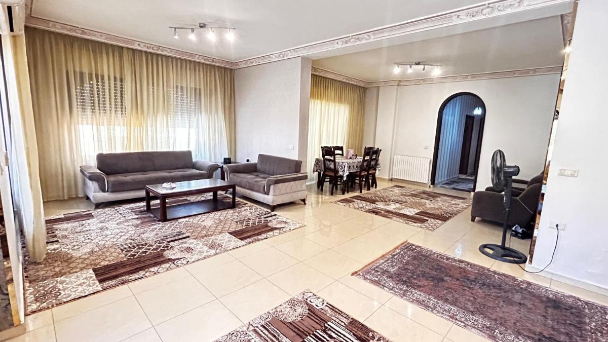 Suitetrails - Eva house Lovely 3 bedrooms unit in great location in Amman for families