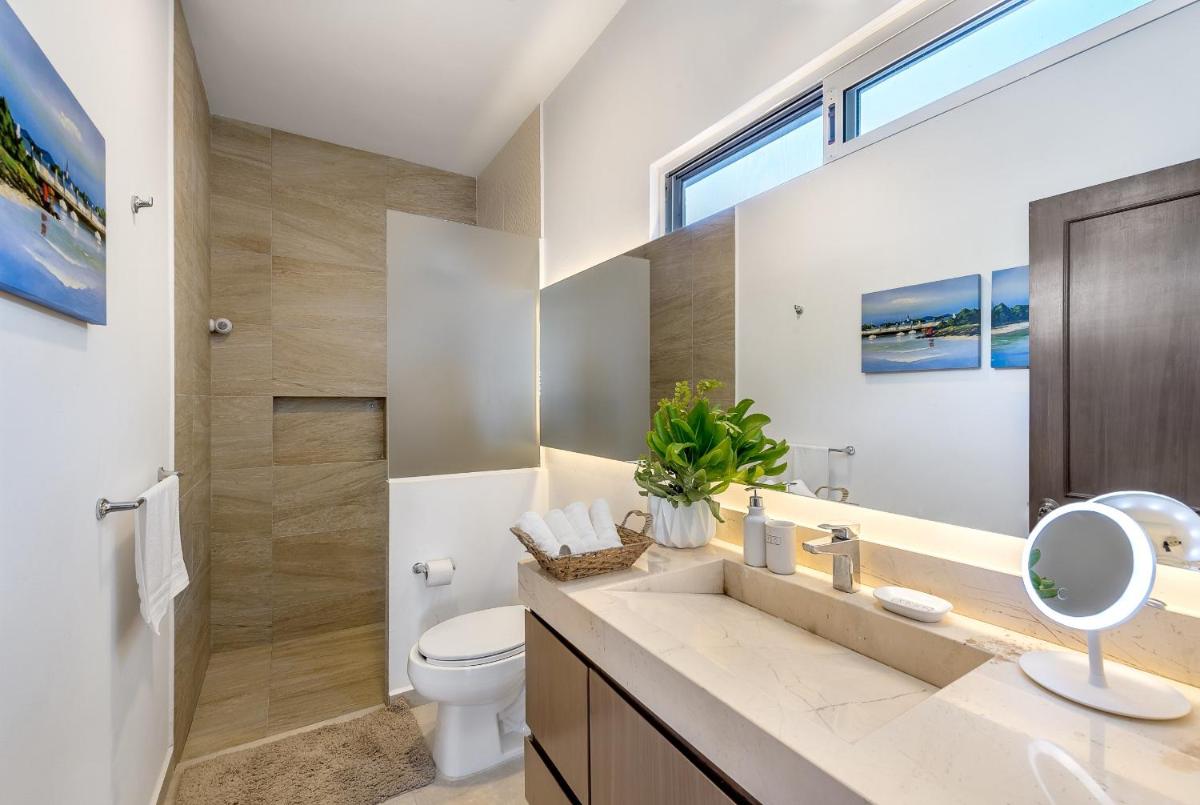 Suitetrails - Luxury Vacation 5 Bedroom Villa Your House in Playa del Carmen