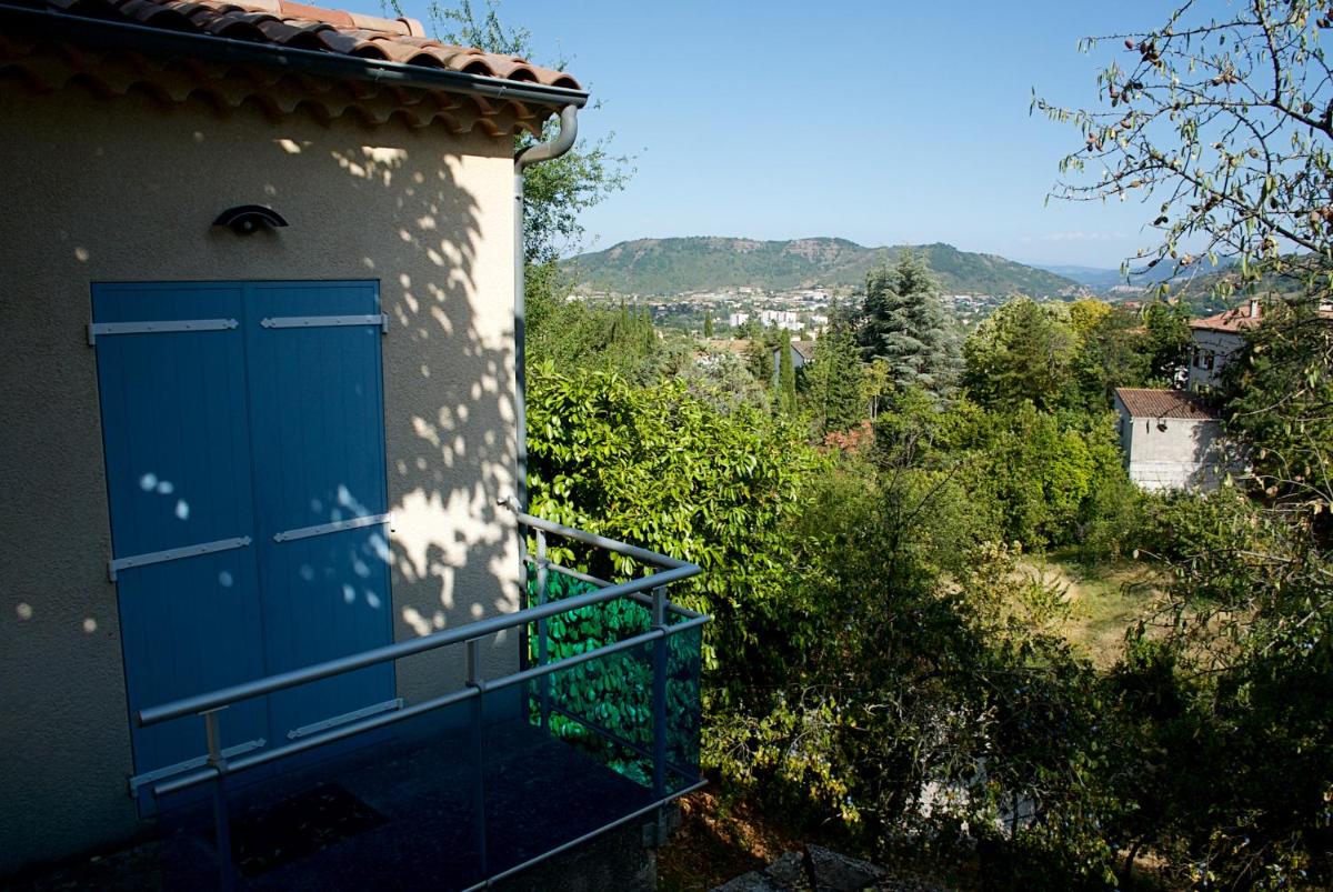 Nid douillet - LES FARGETTES - superbe vue - charmante petite maison avec jardin - 2 pièces à Privas - Housity