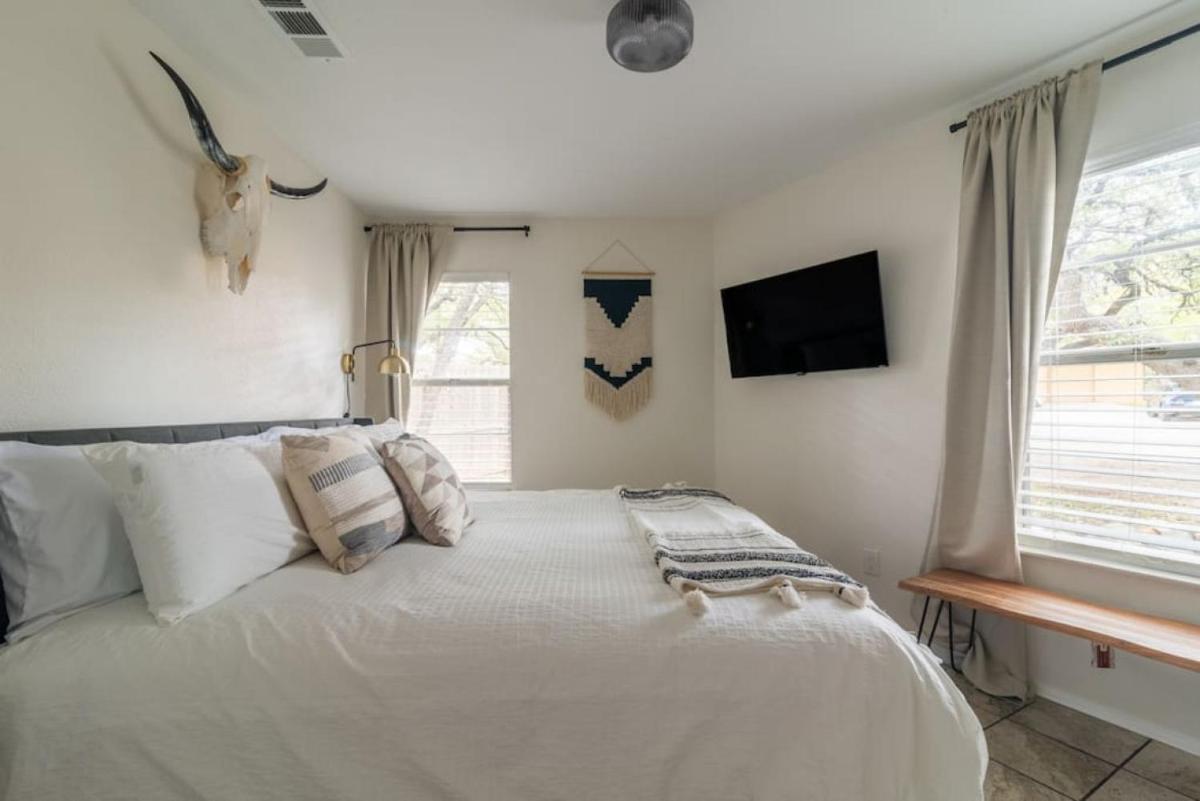 Downtown Lonestar Bungalow at Beer Ranch Project - SuiteTrails