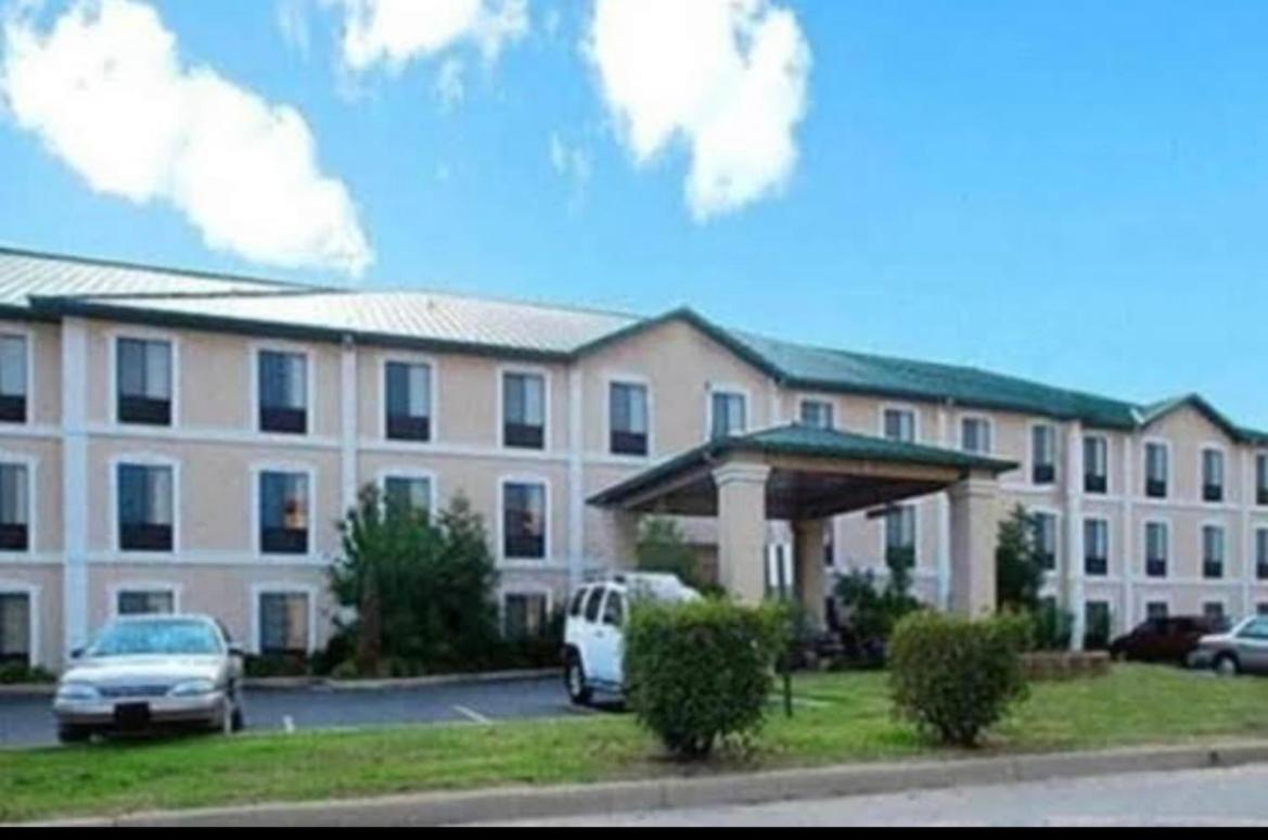 Ark Suites - Housity